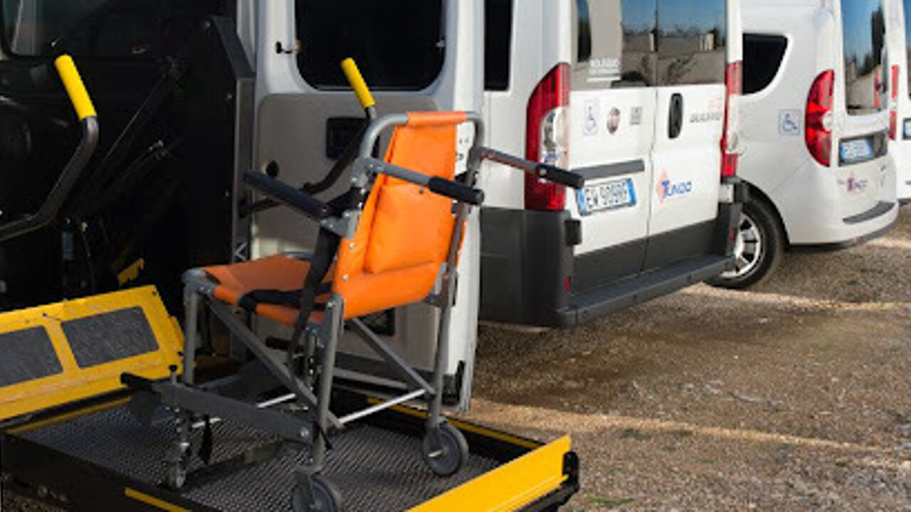 furgone con pedana accesso disabili